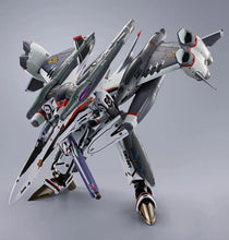 Load image into Gallery viewer, PRE-ORDER DX Chogokin VF-25F Tornado Messiah Valkyrie (Alto Saotome Machine Revival Ver.) Macross Frontier: The False Songstress
