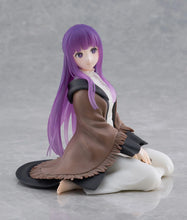 Load image into Gallery viewer, PRE-ORDER Desktop Cute Figure Fern Frieren (repeat) Beyond Journey's End
