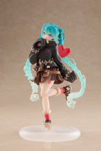 Load image into Gallery viewer, PRE-ORDER Hatsune Miku Fashion Figure Outdoor Ver.
