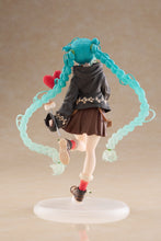 Load image into Gallery viewer, PRE-ORDER Hatsune Miku Fashion Figure Outdoor Ver.
