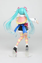 Load image into Gallery viewer, PRE-ORDER Hatsune Miku Figure Winter Image Ver.
