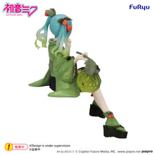 Load image into Gallery viewer, PRE-ORDER Hatsune Miku Noodle Stopper Figure Flower Fairy Winter Cherry Green Color ver.
