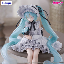 Load image into Gallery viewer, PRE-ORDER Hatsune Miku Noodle Stopper Figure Vintage Doll Style ver.
