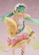 Load image into Gallery viewer, PRE-ORDER Hatsune Miku Wonderland Figure Sleeping Beauty (reissue) Character Vocal Series 01: Hatsune Miku
