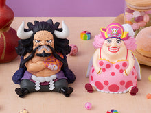 Load image into Gallery viewer, PRE-ORDER Look Up Series Kaido the Beast &amp; Big Mom Set One Piece
