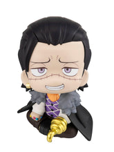 Load image into Gallery viewer, PRE-ORDER Lookup Dracule Mihawk &amp; Crocodile set (with gift) One Piece
