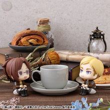 Load image into Gallery viewer, PRE-ORDER Lookup Hange Zoe &amp; Erwin Smith set (with gift) Attack on Titan
