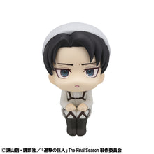 Load image into Gallery viewer, PRE-ORDER Lookup Levi Cleaning up Ver. &amp;  Mikasa Ackerman set (with gift) Attack on Titan
