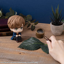 Load image into Gallery viewer, PRE-ORDER Lookup Newt Scamander Fantastic Beasts
