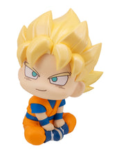 Load image into Gallery viewer, PRE-ORDER Lookup Super Saiyan Son Goku (mini) &amp; Super Saiyan Vegeta (mini) (with gift) Dragon Ball DAIMA

