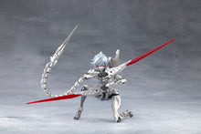 Load image into Gallery viewer, PRE-ORDER MEGALOMARIA UNLIMITED UNIVERSE Wreckage Hunter Plastic Model
