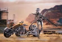 Load image into Gallery viewer, PRE-ORDER MEGALOMARIA UNLIMITED UNIVERSE Wreckage Hunter Plastic Model
