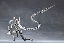 Load image into Gallery viewer, PRE-ORDER MEGALOMARIA UNLIMITED UNIVERSE Wreckage Hunter Plastic Model

