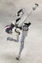 Load image into Gallery viewer, PRE-ORDER MEGALOMARIA Unlimited Universe NOVICE Plastic Model
