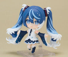 Load image into Gallery viewer, PRE-ORDER Nendoroid Hatsune Miku: Katsushika Hokusai Collaboration Ver. (Rella) Character Vocal Series 01: Hatsune Miku
