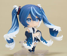 Load image into Gallery viewer, PRE-ORDER Nendoroid Hatsune Miku: Katsushika Hokusai Collaboration Ver. (Rella) Character Vocal Series 01: Hatsune Miku
