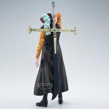 Load image into Gallery viewer, PRE-ORDER One Piece Premium Dracule Mihawk [The Brush]
