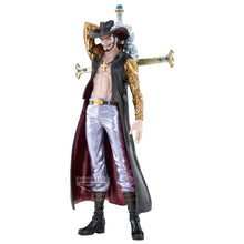 Load image into Gallery viewer, PRE-ORDER One Piece Premium Dracule Mihawk [The Metallic]
