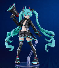 Load image into Gallery viewer, PRE-ORDER PLAMATEA Hatsune Miku: Chuocho Tactical Craft Ver. Character Vocal Series 01: Hatsune Miku
