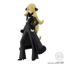 Load image into Gallery viewer, PRE-ORDER Pokemon Scale World Sinnoh Region Cynthia &amp; Garchomp w/o Gum Pokemon
