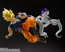 Load image into Gallery viewer, PRE-ORDER S.H.Figuarts Frieza 4th Form [Sokoshirenu Uchuuichi no Chikara] Dragon Ball Z
