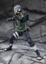 Load image into Gallery viewer, PRE-ORDER S.H.Figuarts Kakashi Hatake The Famed Sharingan Hero Naruto Shippuden (re-offer)
