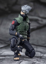Load image into Gallery viewer, PRE-ORDER S.H.Figuarts Kakashi Hatake The Famed Sharingan Hero Naruto Shippuden (re-offer)
