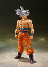 Load image into Gallery viewer, PRE-ORDER S.H.Figuarts Son Goku Ultra Instinct Dragon Ball Super (reissue)
