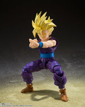 Load image into Gallery viewer, PRE-ORDER S.H.Figuarts Super Saiyan Son Gohan The Fighter Who Surpassed Goku (repeat) Dragon Ball Z
