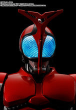 Load image into Gallery viewer, PRE-ORDER S.H.Figuarts (Shinkocchou Seihou) Masked Rider Kabuto Rider form 20th Anniversary Ver. Kamen Rider Kabuto
