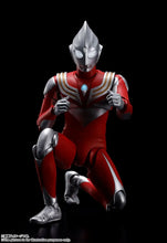 Load image into Gallery viewer, PRE-ORDER S.H.Figuarts (Shinkocchou) Ultraman Tiga Power Type (reissue) Ultraman

