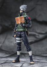 Load image into Gallery viewer, PRE-ORDER S.H.Figuarts Kakashi Hatake Famed Sharingan Hero Naruto Shippuden
