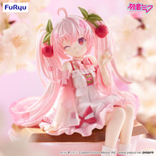 Load image into Gallery viewer, PRE-ORDER Sakura Miku 2025 Wink ver. Noodle Stopper Figure
