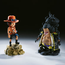 Load image into Gallery viewer, PRE-ORDER World Collectable Figure Log Stories Portgas D. Ace vs. Marshall D. Teach One Piece
