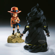 Load image into Gallery viewer, PRE-ORDER World Collectable Figure Log Stories Portgas D. Ace vs. Marshall D. Teach One Piece
