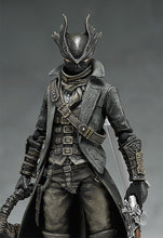 Load image into Gallery viewer, PRE-ORDER figma Hunter: The Old Hunters Edition (re-run) Bloodborne
