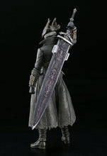 Load image into Gallery viewer, PRE-ORDER figma Hunter: The Old Hunters Edition (re-run) Bloodborne
