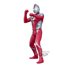 Load image into Gallery viewer, PRE-ORDER Akai Daichi No Chikara Ultraman Dyna Hero&#39;s Brave Statue Figure (Ver B)
