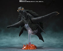 Load image into Gallery viewer, PRE-ORDER Kyoto Decisive Battle Ver. S.H MonsterArts Gamera [1999]

