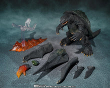Load image into Gallery viewer, PRE-ORDER Kyoto Decisive Battle Ver. S.H MonsterArts Gamera [1999]
