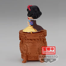 Load image into Gallery viewer, PRE-ORDER Q Posket Snow White Stories Disney Characters Country Style (Ver. A)
