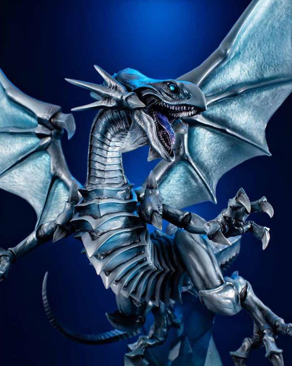 PRE-ORDER Blue Eyes White Dragon - Yu-Gi-Oh! Duel Monsters: Art Works Monsters (Holographic Edition)